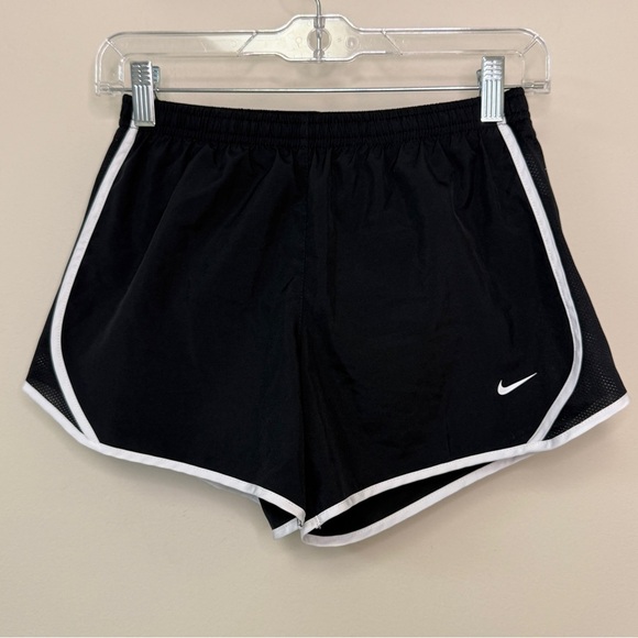 Nike: Girls Black / White Dry Fit Short, Size L - Picture 1 of 7